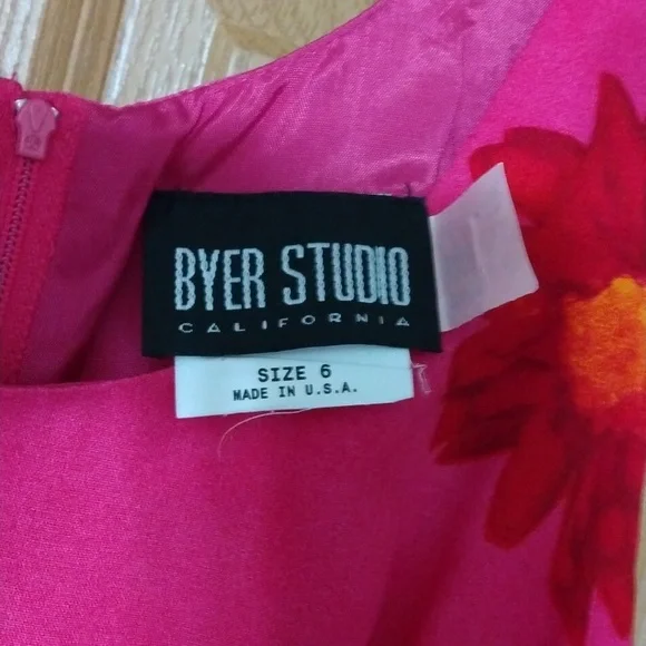 BYER STUDIO CALIFORNIA PINK,RED FLORAL,LINED,FULL ZIP SHIFT DRESS - Picture 3 of 5
